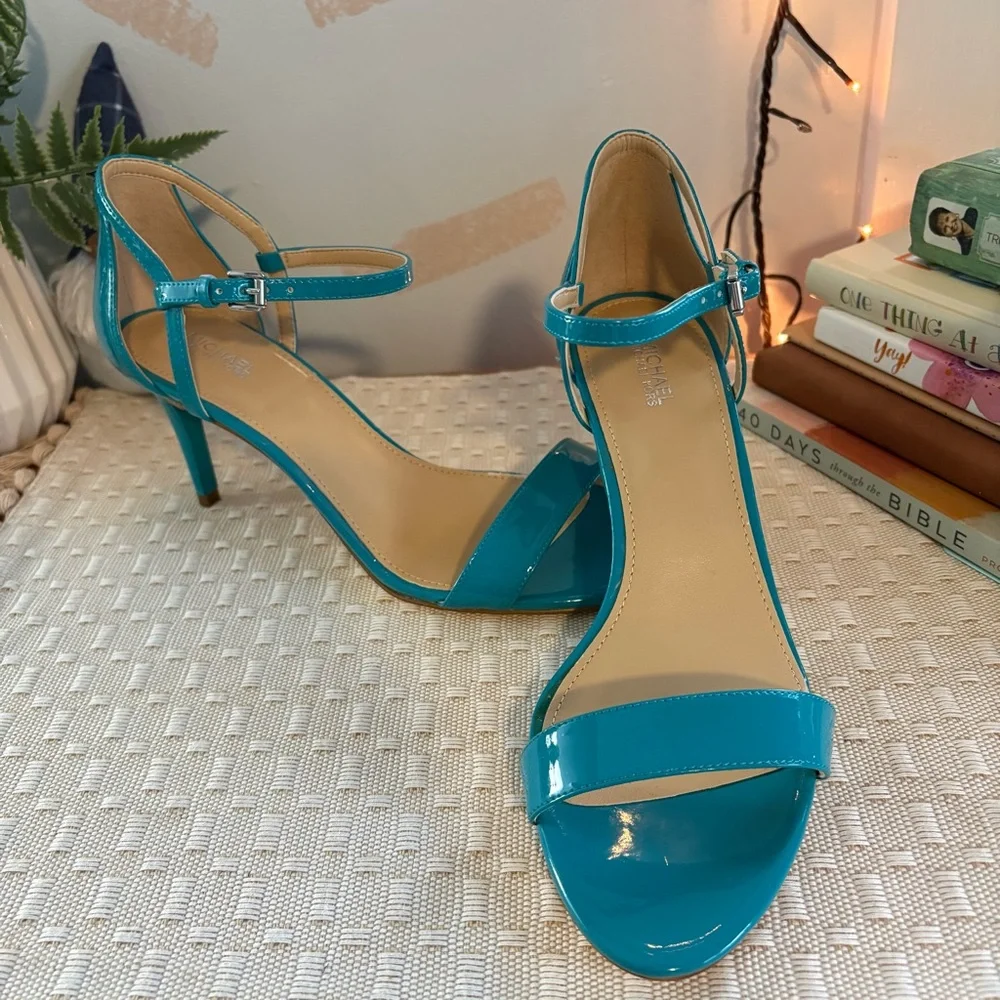 Michael Kors Teal Heels- size 9M - Picture 2 of 3